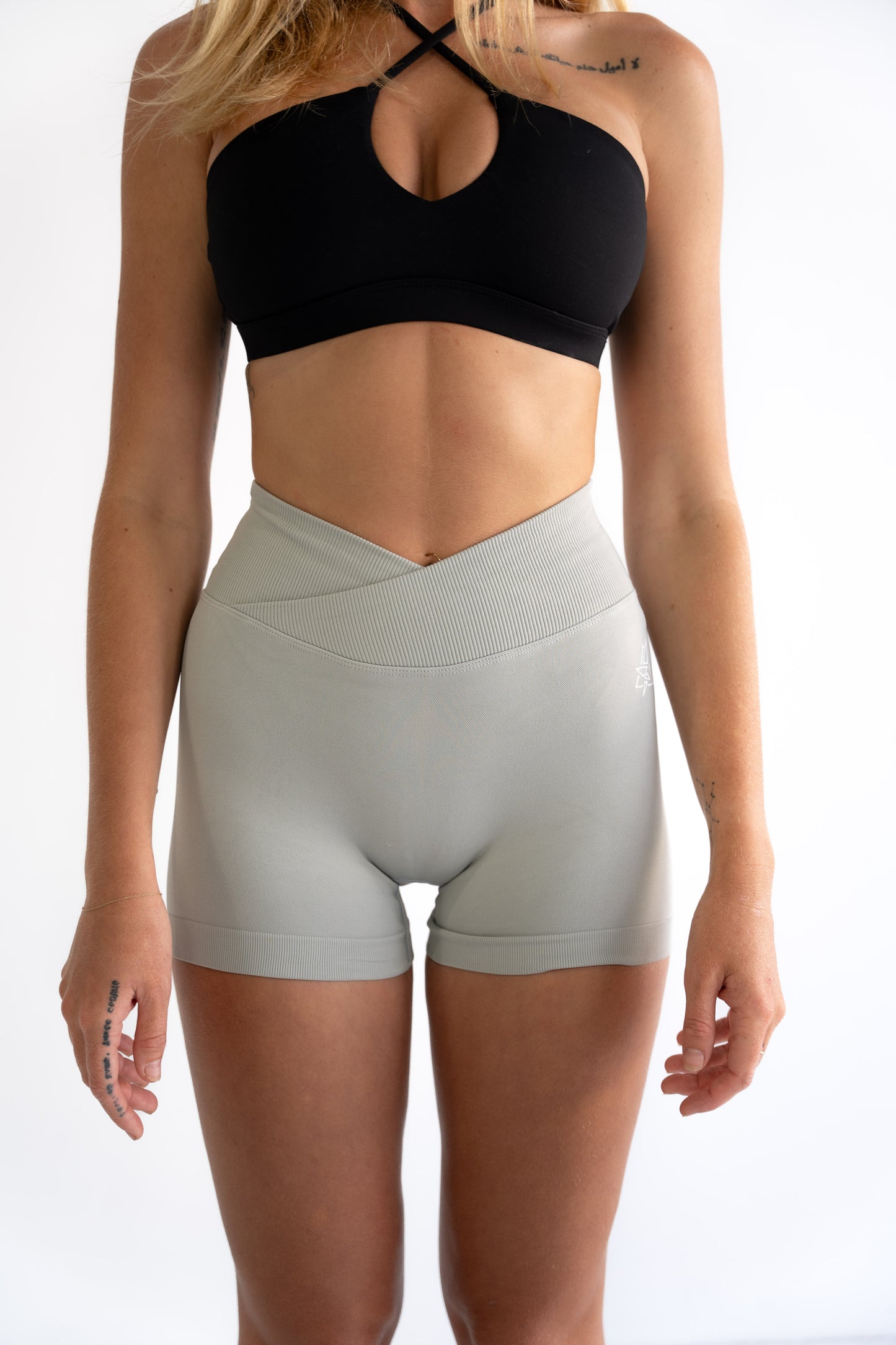 Elan Shorts - Light Grey