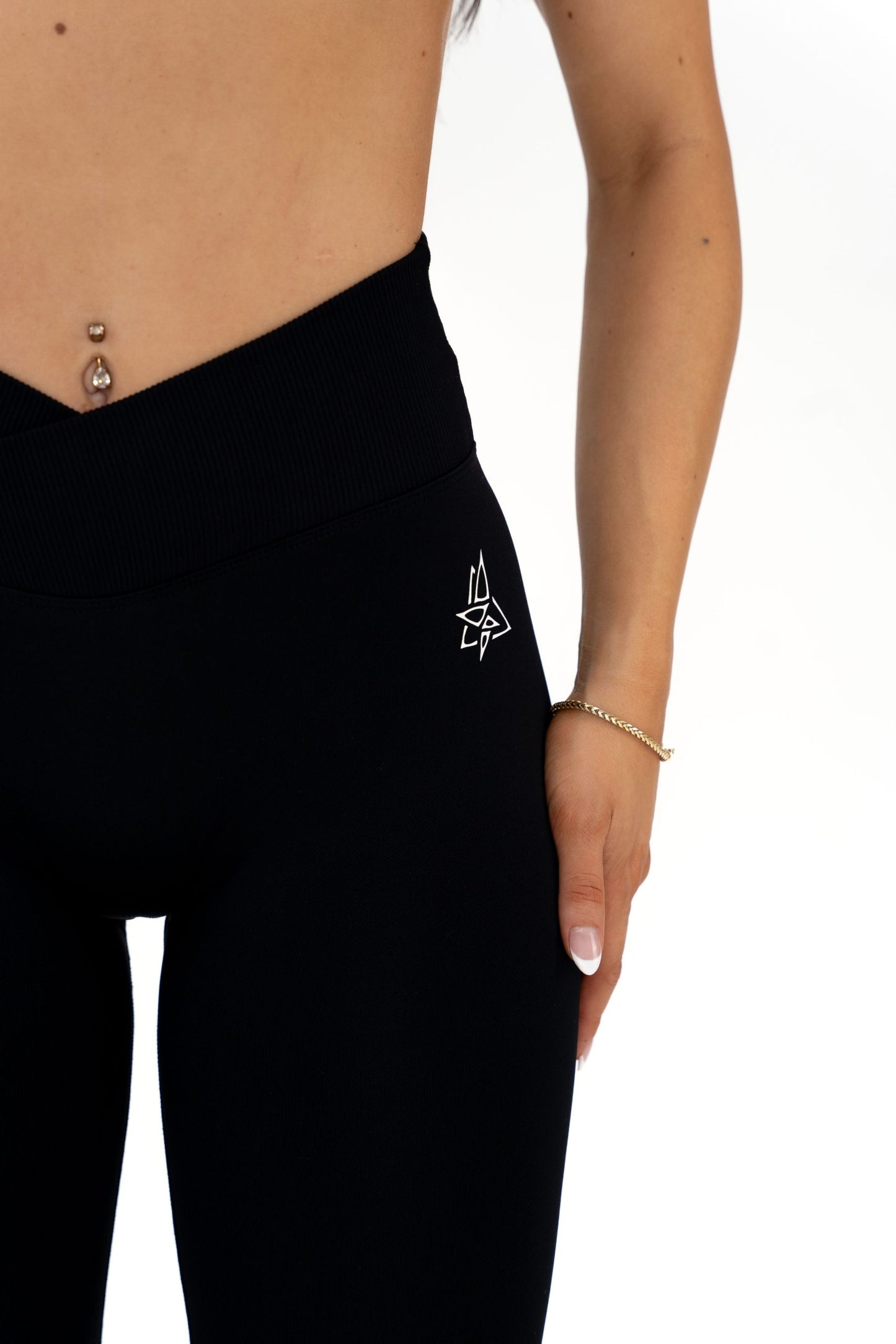 ELAN-BLACK-2.jpg