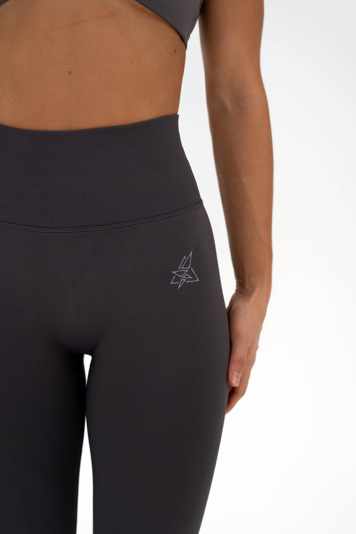 Endless Pump Full Length Tights - Charcoal