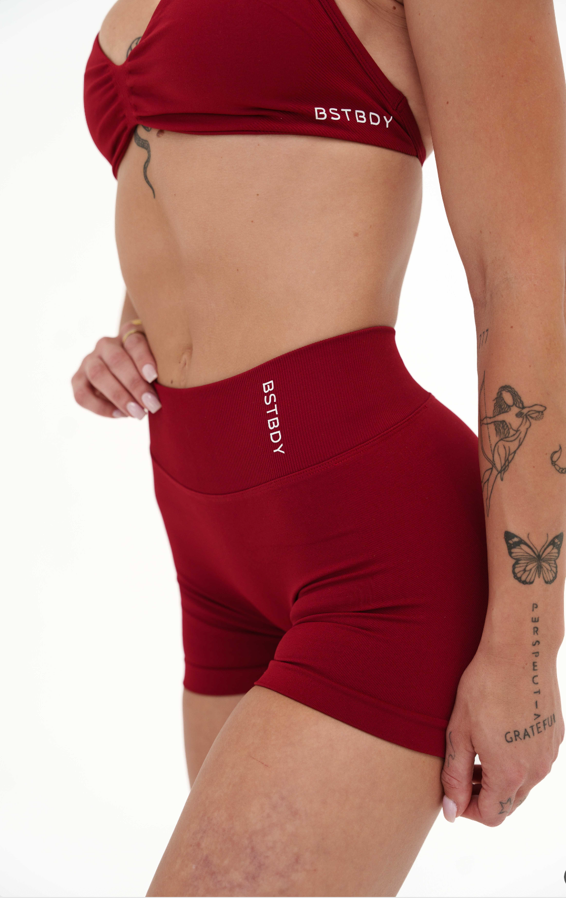 Dynamic V-sculpt shorts - Cherry