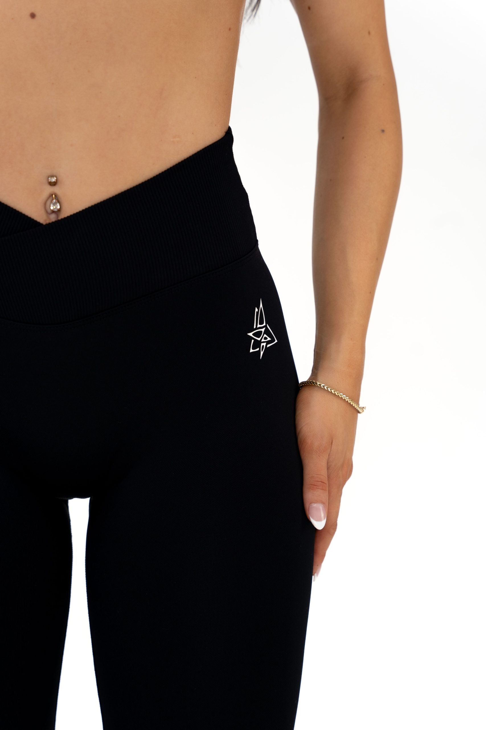 ELAN-BLACK-2.jpg