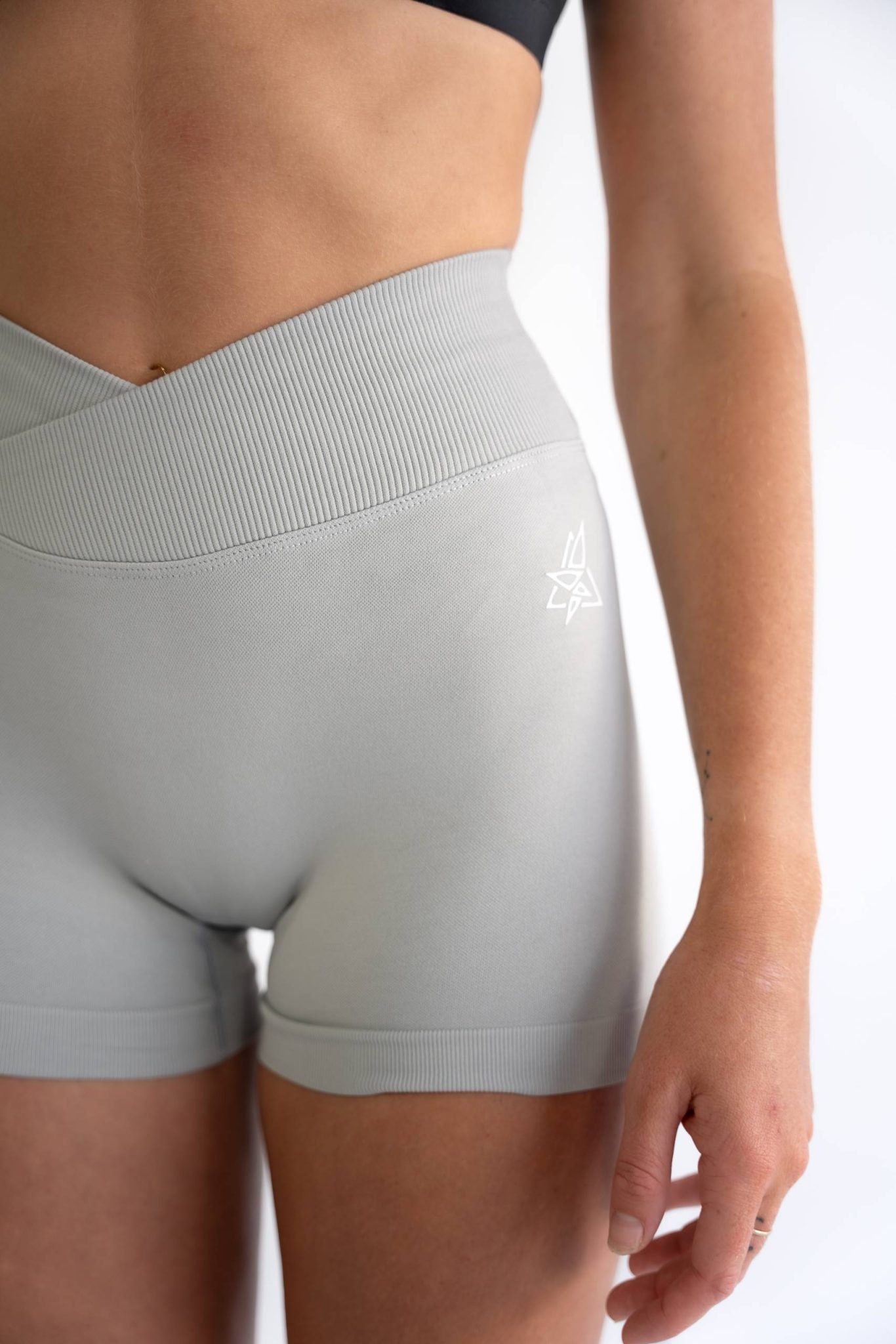 Elan Shorts - Light Grey