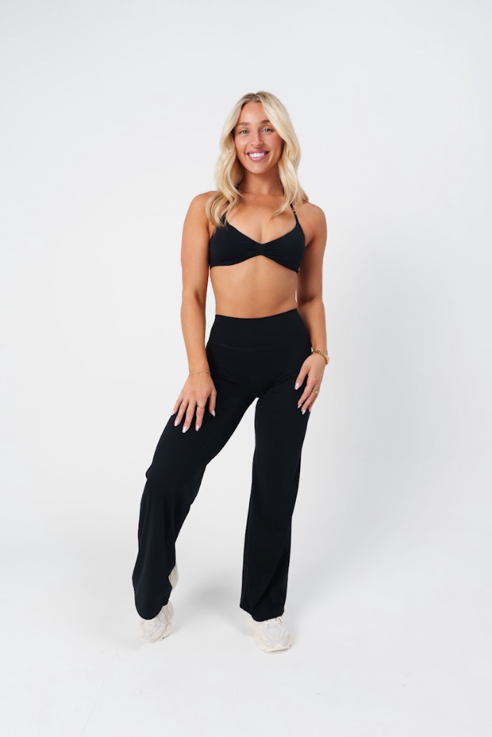 Essential Straight Leg Pants - Black