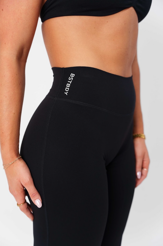 Essential Straight Leg Pants - Black