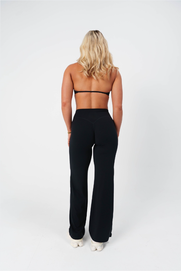 Essential Straight Leg Pants - Black
