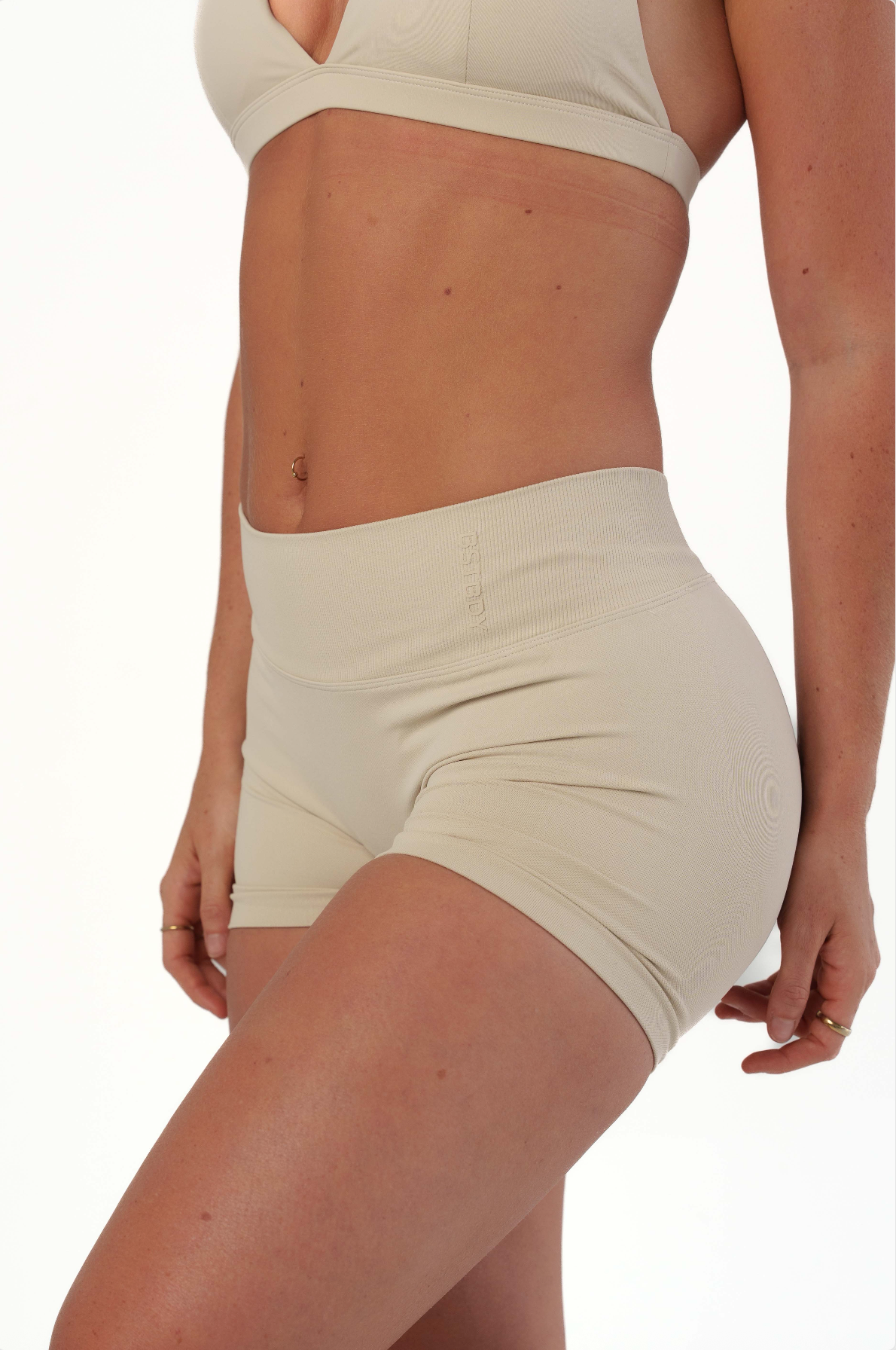 Dynamic V-sculpt shorts - Cashew