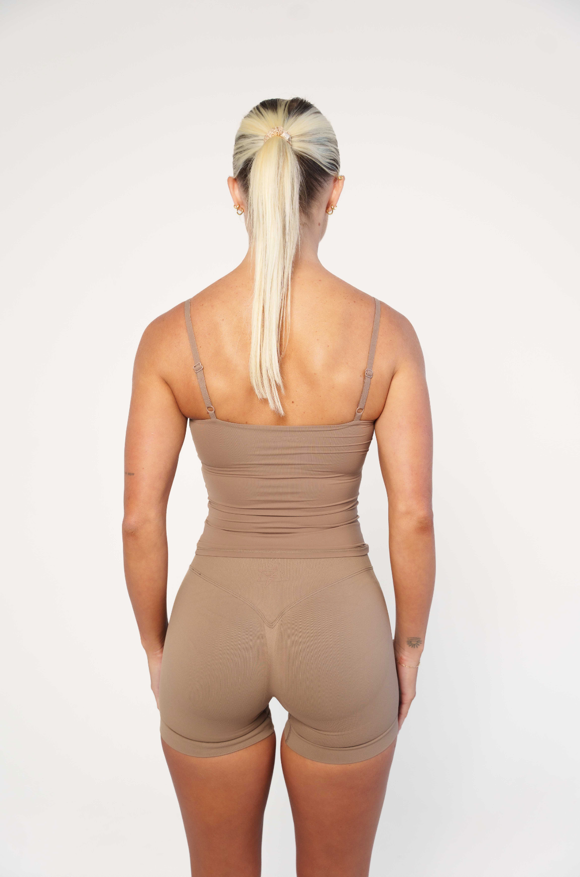 Essential tank - Walnut