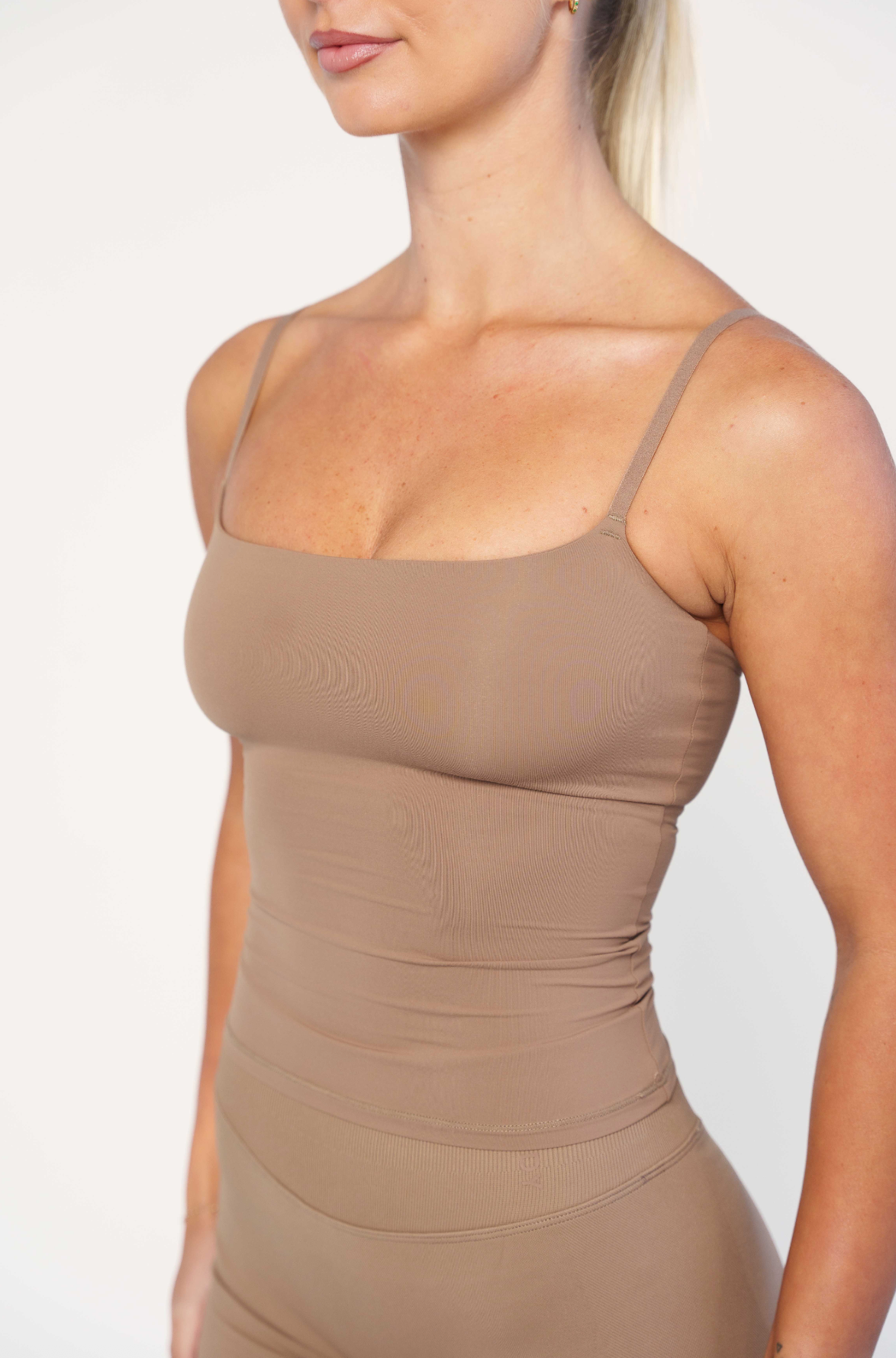 Essential tank - Walnut
